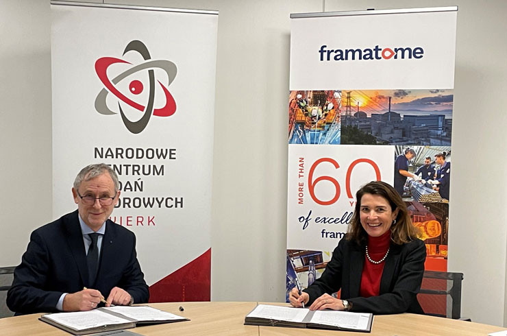 Signature de l’accord entre le Professeur Krzysztof Kurek, directeur du NCBJ et Elisabeth Terrail, EVP Ressources Humaines de Framatome